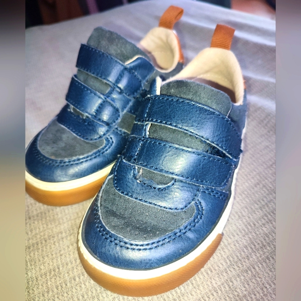 Old navy shoes